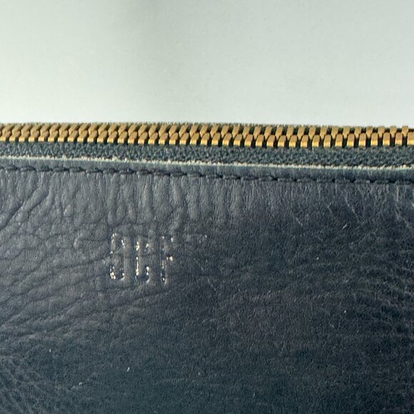 Madewell Simple Black Leather Slim Crossbody Bag - Picture 4 of 15